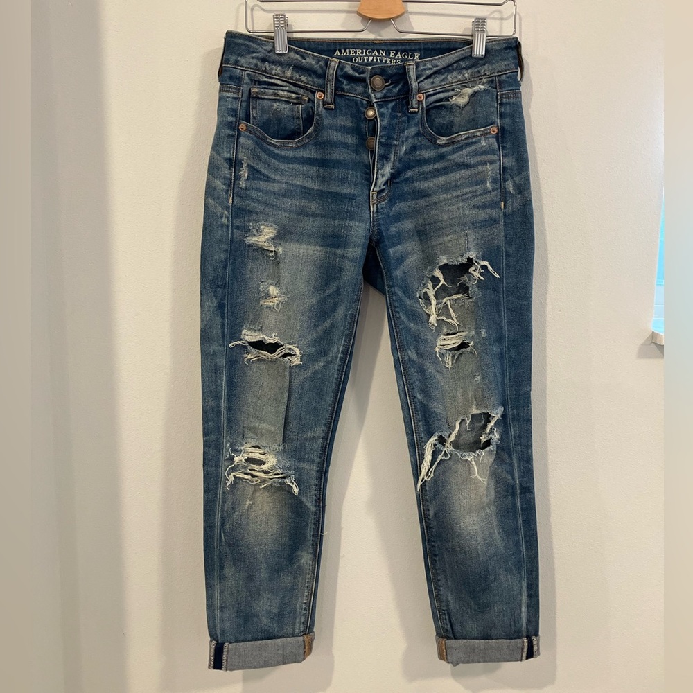 American Eagle Distressed Blue Jeans